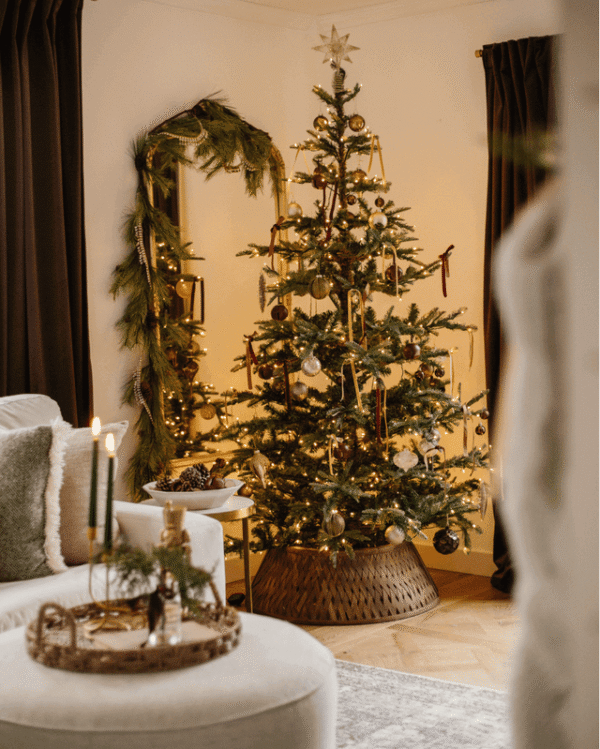 KingNobleFir_b6b0be94-ba31-4550-8ce4-abbef99dcdcf 8' King Noble Fir Artificial Christmas Tree Unlit