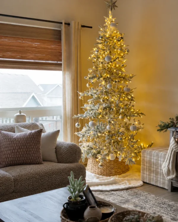 King_noble_flock_led 9' King Noble Flock Artificial Christmas Tree with 700 Warm White LED Lights
