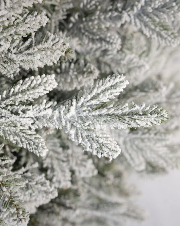 Queen_Flock_Tip 12' Queen Flock® Slim Artificial Christmas Tree With 1400 Warm White LED Lights
