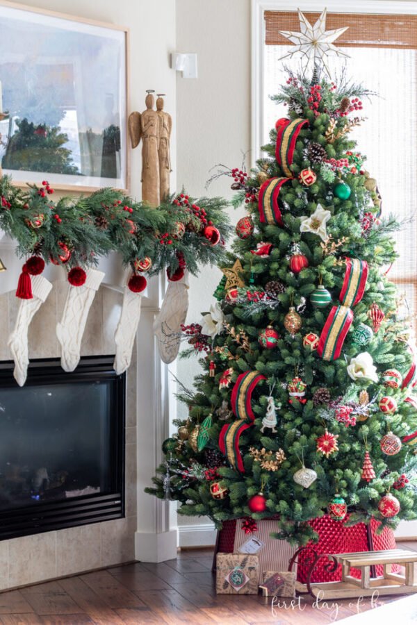 RoyalFir 7.5' Royal Fir Artificial Christmas Tree with 1000 Warm White & Multi-Color LED Lights