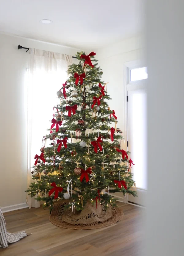 9' Rushmore Fir Artificial Christmas Tree 1000 Warm White LED Lights